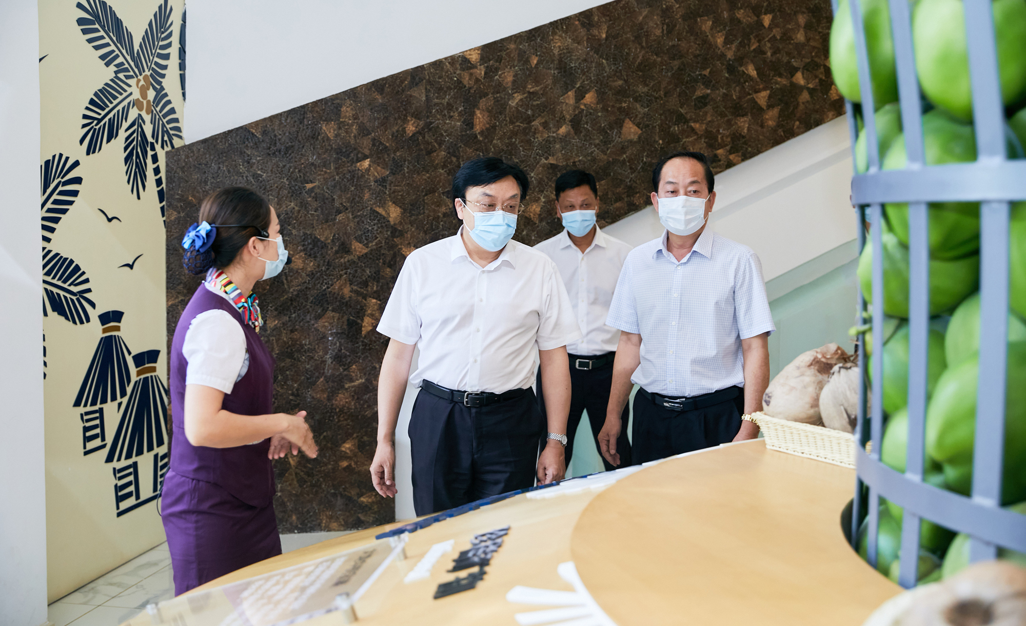 馮(feng) 飛省長調研_副本.jpg