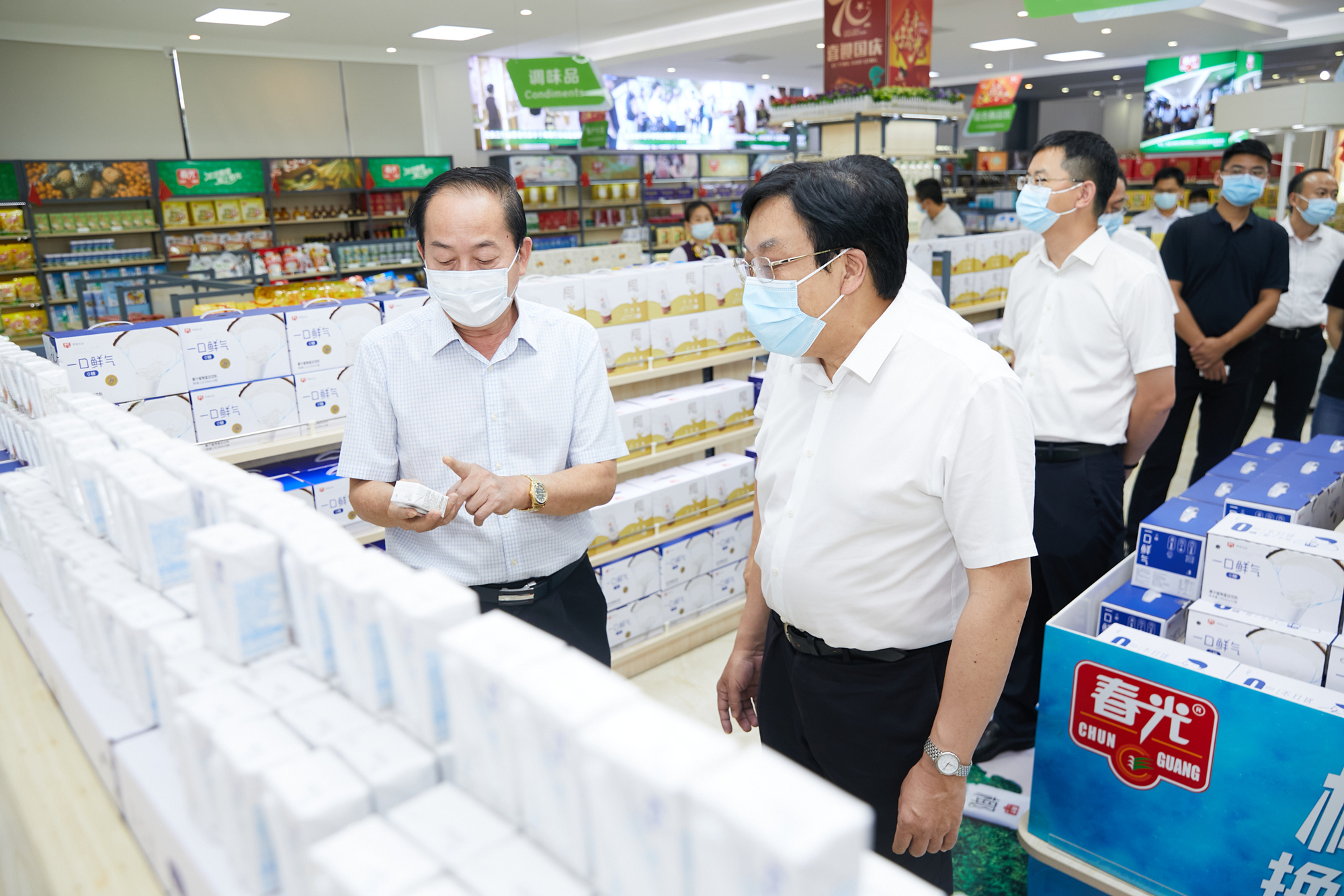 馮(feng) 飛省長調研3_副本.jpg